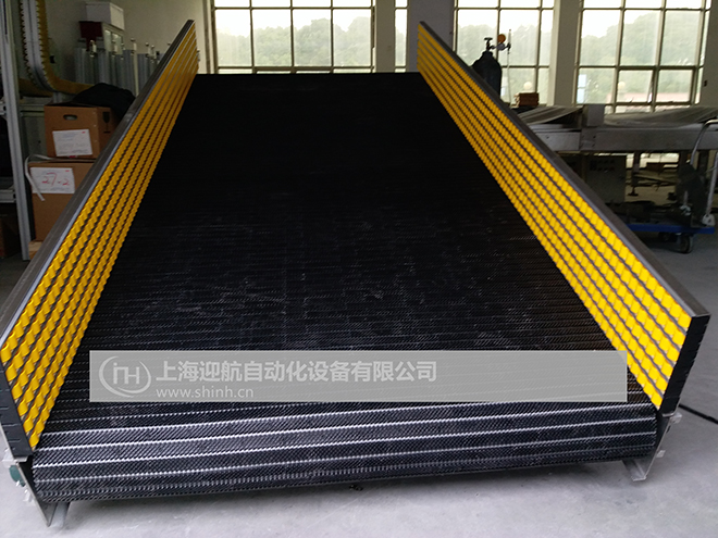 爬坡鏈網(wǎng)輸送機